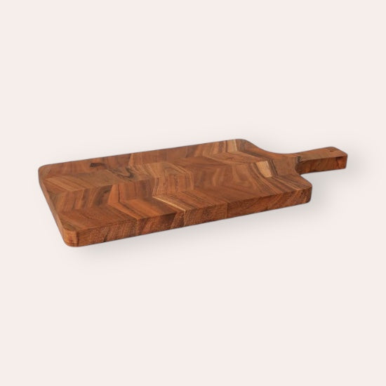 Planche de présentation en bois d'acacia - Chevron 20 po