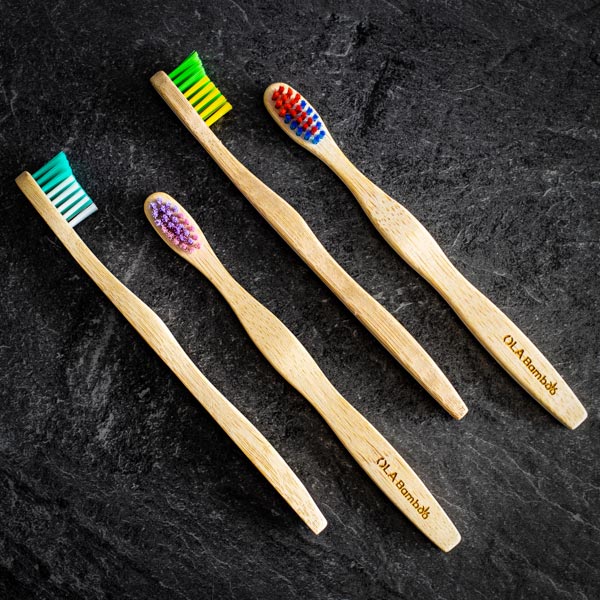 Bamboo toothbrush - Medium bristles - Forest green