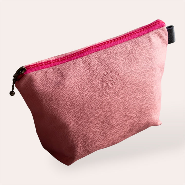Trousse de toilette L'Essentielle en cuir recyclé - rose