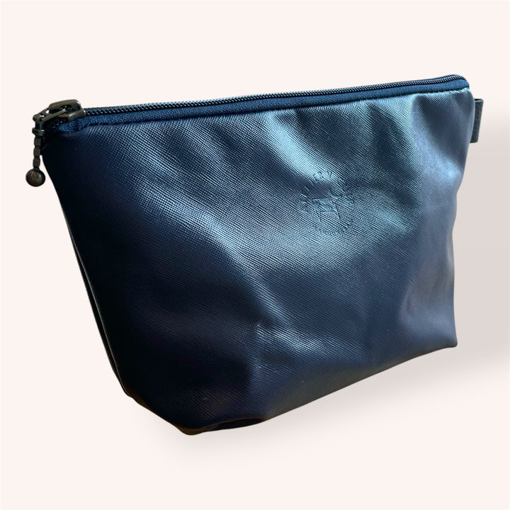 Trousse de toilette L'Essentielle en cuir recyclé - bleu foncé