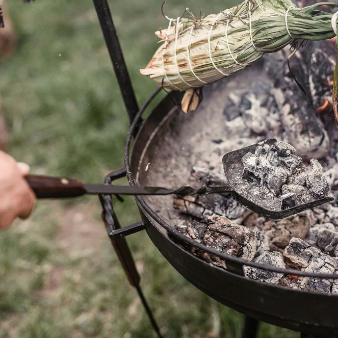 Pelle à charbon pour grill