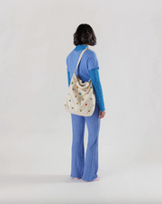 Zipped canvas shoulder bag - Vertical - Embroidered flowers
