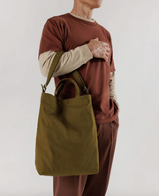 Zipped canvas shoulder bag - Vertical - Tamarind