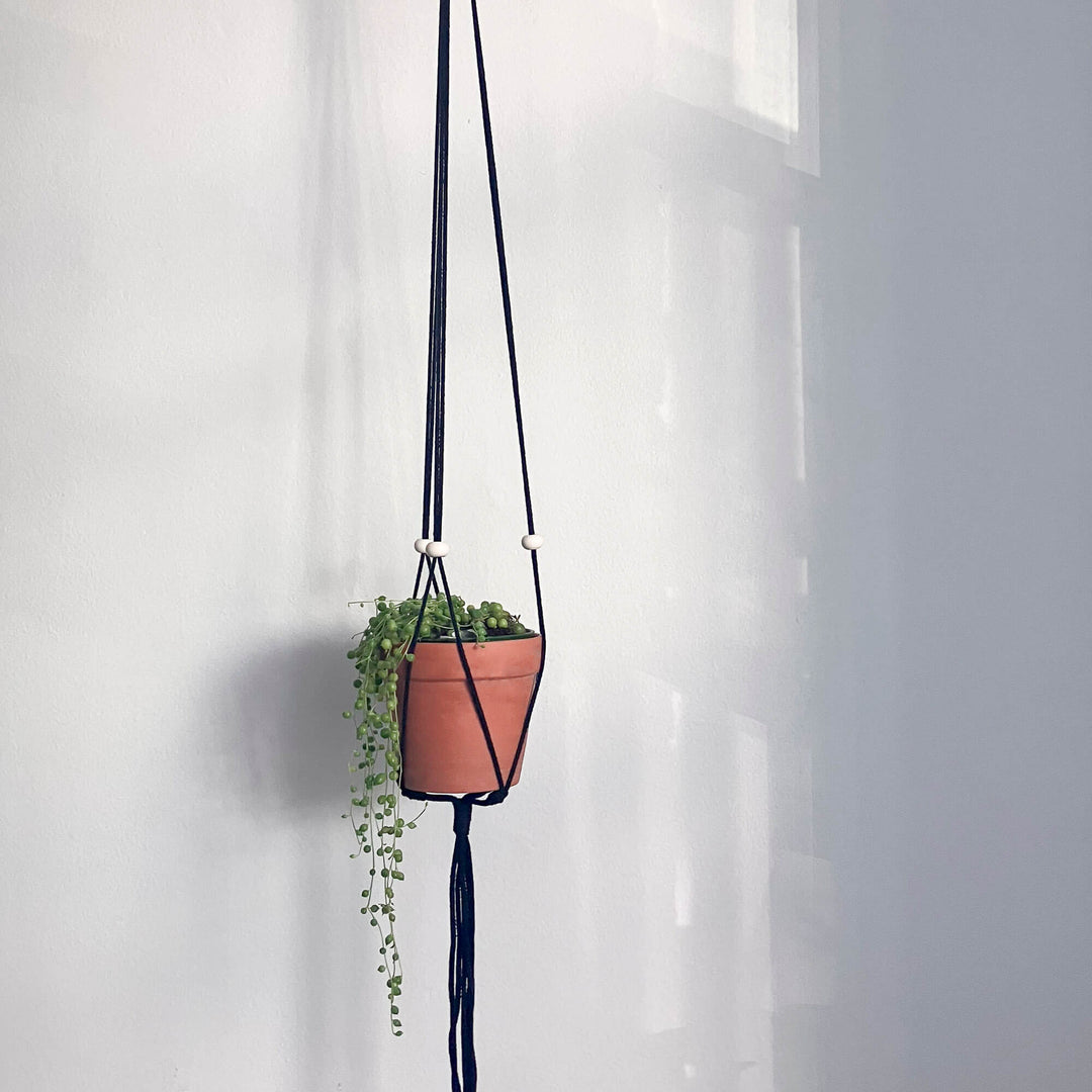 Adjustable macramé planter - Blue