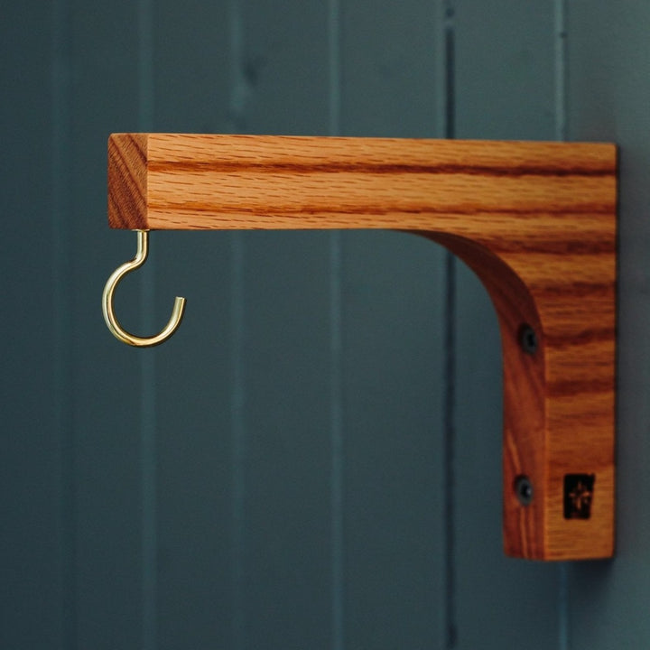 Wall bracket - Red oak
